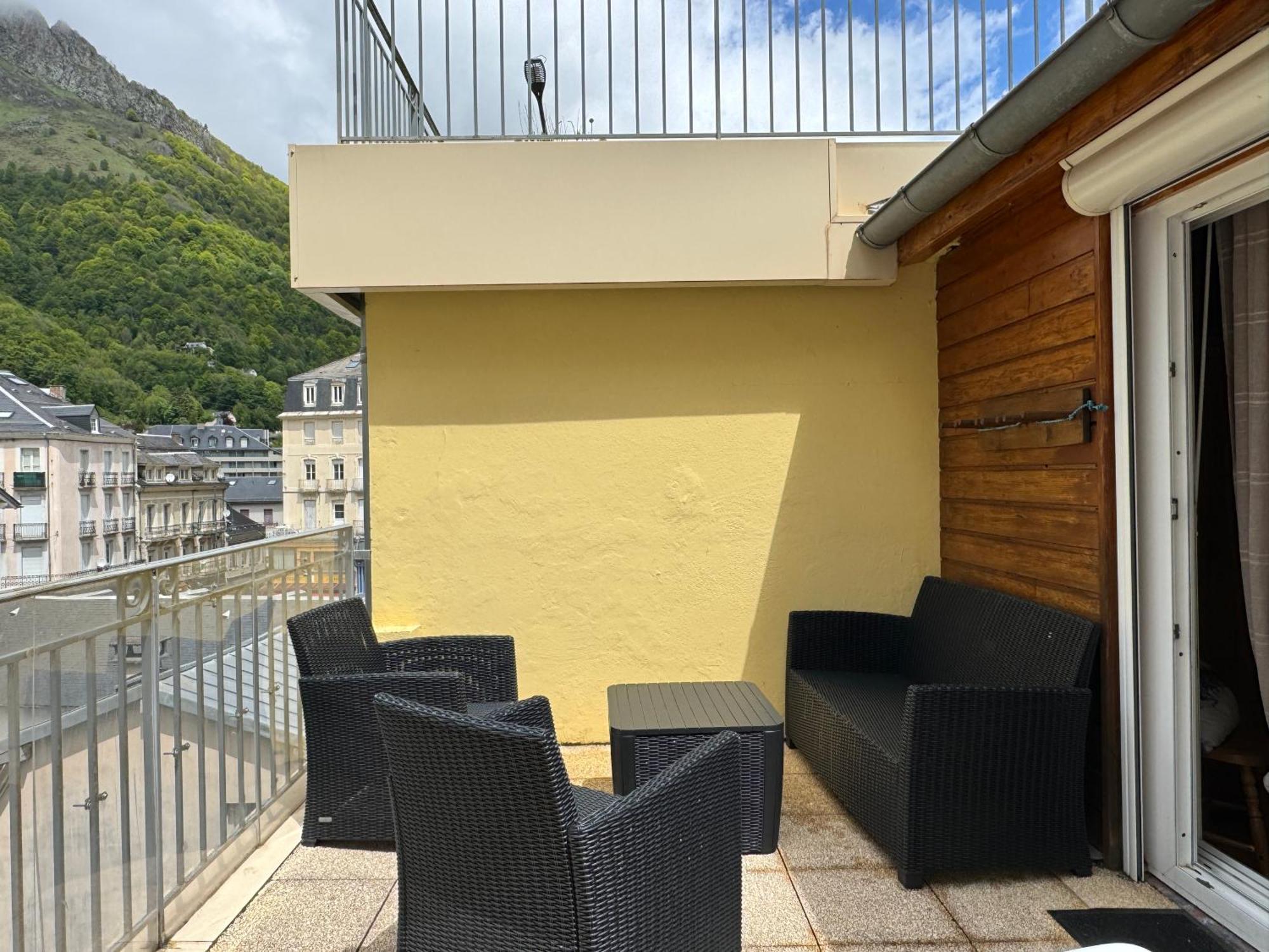 Place De La Mairie. Joli T2 4p - Terrasse Et Vue. * Cauterets